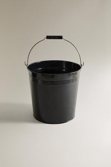 Zara Металлическая ведроформа купить с доставкой.