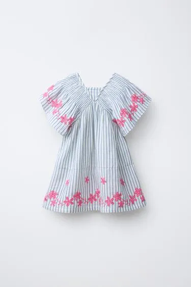 Платье в полоску с вышитыми цветами- Заказать в России