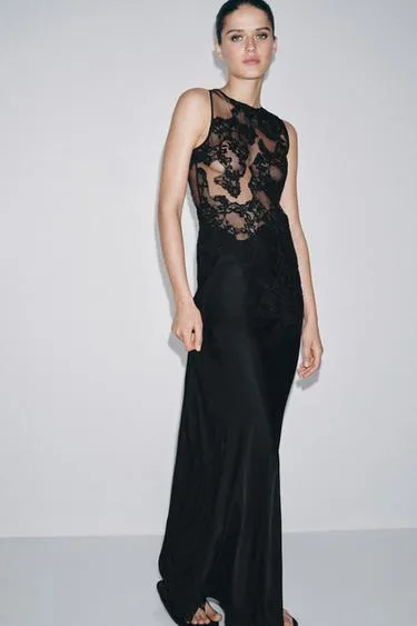 Длинное платье из сетки и кружева