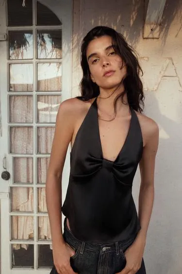 Атласный топ с горловиной халтер- Заказать в России