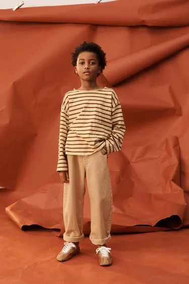 Футболка в полоску limited edition с вышитым цветком