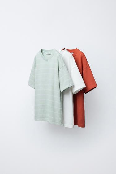 Zara Набор из трех футболок в полоску и однотонных