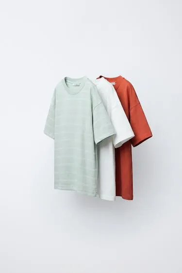 Набор из трех футболок в полоску и однотонных- Заказать в России