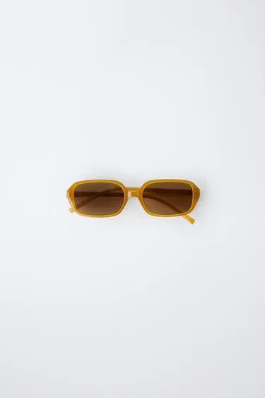 Прямоугольные солнцезащитные очки в пластиковой оправе