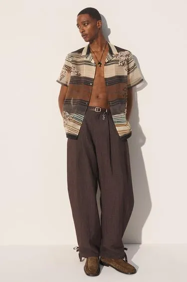 Кожаный пояс с карабином