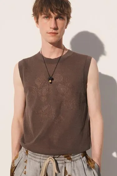 Трикотажный жилет с цветочным узором