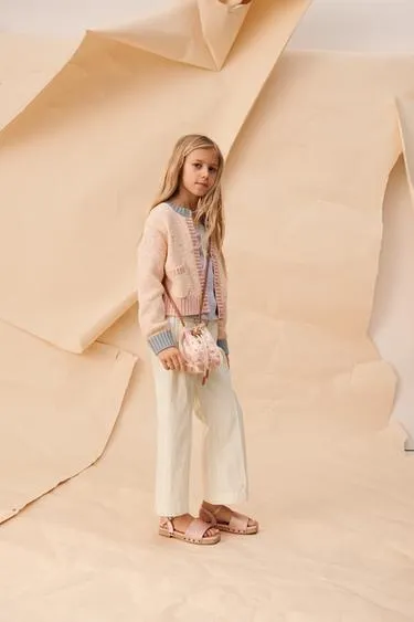 Кардиган с блоками цветов и вышитым цветком limited edition