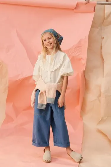 Рубашка с вышивкой цветов и оборками limited edition