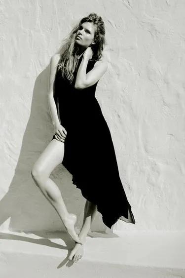 Платье миди асимметричного кроя- Заказать в России