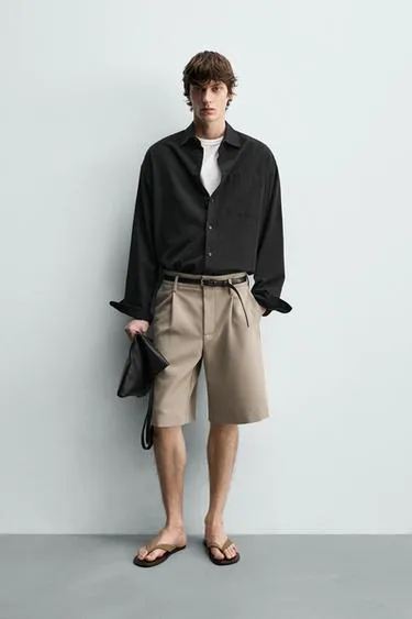 Свободные шорты со складками