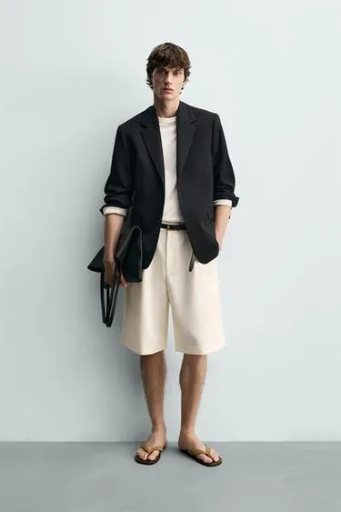 Свободные шорты со складками