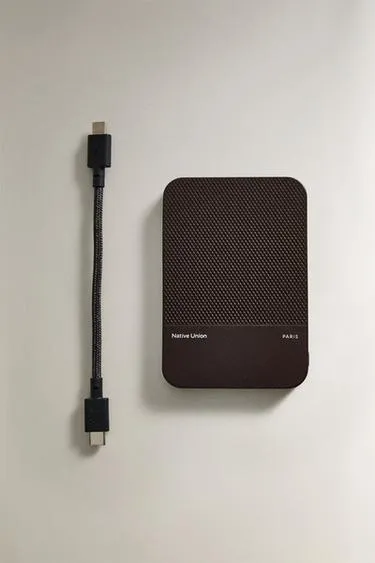 Портативное зарядное устройство native union