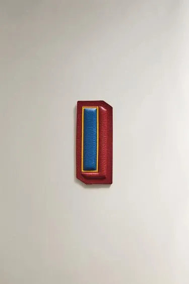 Кожаный нашивной патч с буквой i- Заказать в России