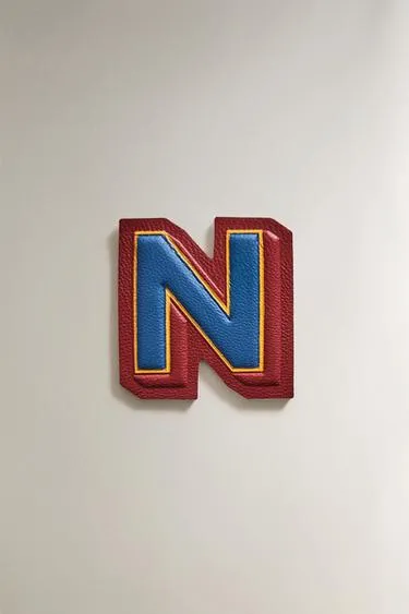 Наклейка из кожи с буквой n- Заказать в России