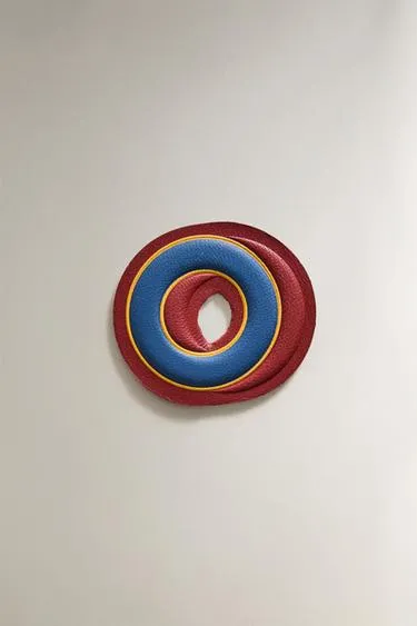 Нашивка из кожи с буквой о- Заказать в России