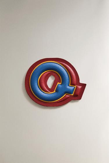 Zara Кожаная нашивка с буквой Q