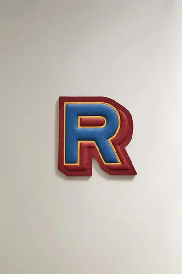 Термопластичный нашивной патч из кожи с буквой r- Заказать в России