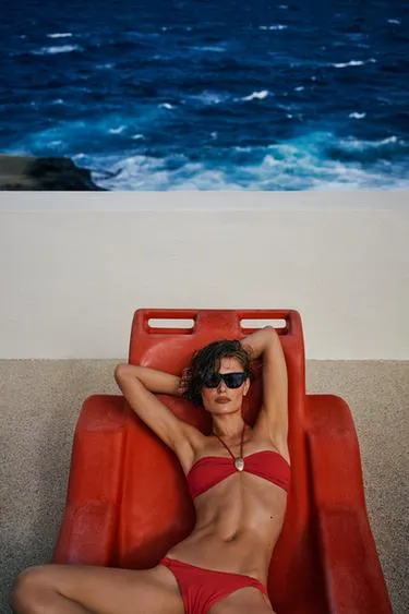 Топ-бикини бандо с овальной деталью- Заказать в России