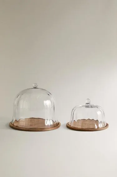 Деревянная подставка для торта с стеклянным колпаком