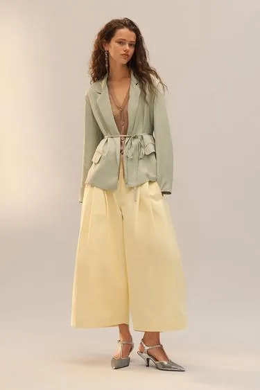 Туфли на каблуке с пайетками limited edition