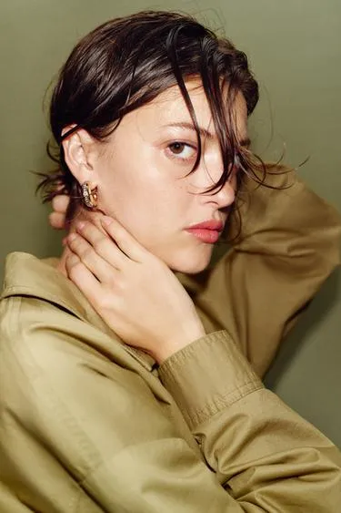 Набор серег: пусеты и кольца со стразами- Заказать в России