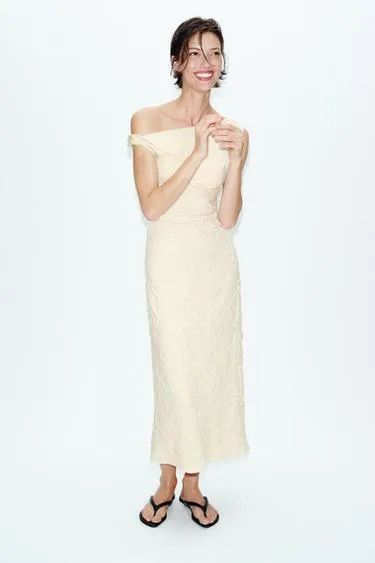 Жаккардовое платье со складками