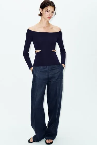 Трикотажный топ с вырезами и бусинами- Заказать в России