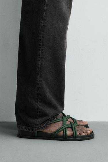 Zara Сандалии с контрастными ремешками купить с доставкой.