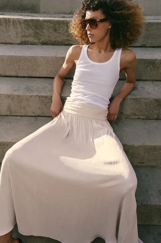 Атласная юбка миди