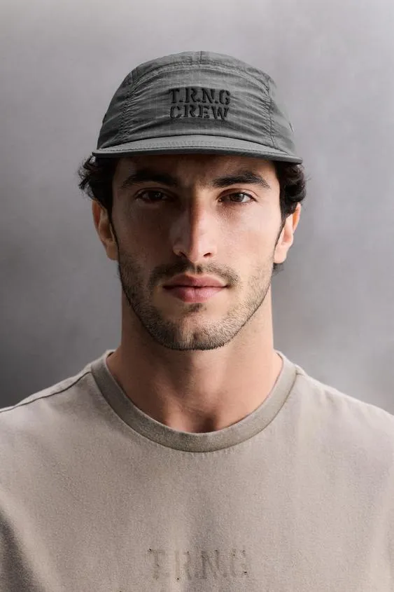 Кепка из технической ткани