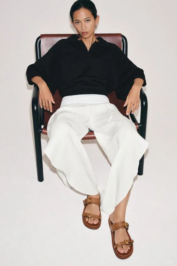 Сандалии с пряжками