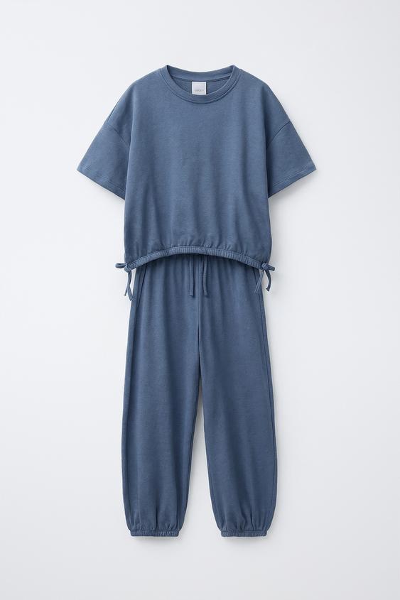 Комплект из футболки с завязками и брюк-джоггеров