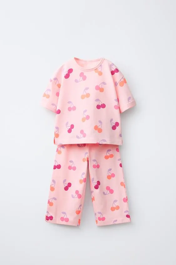 Комплект из футболки и брюк-джоггеров с принтом