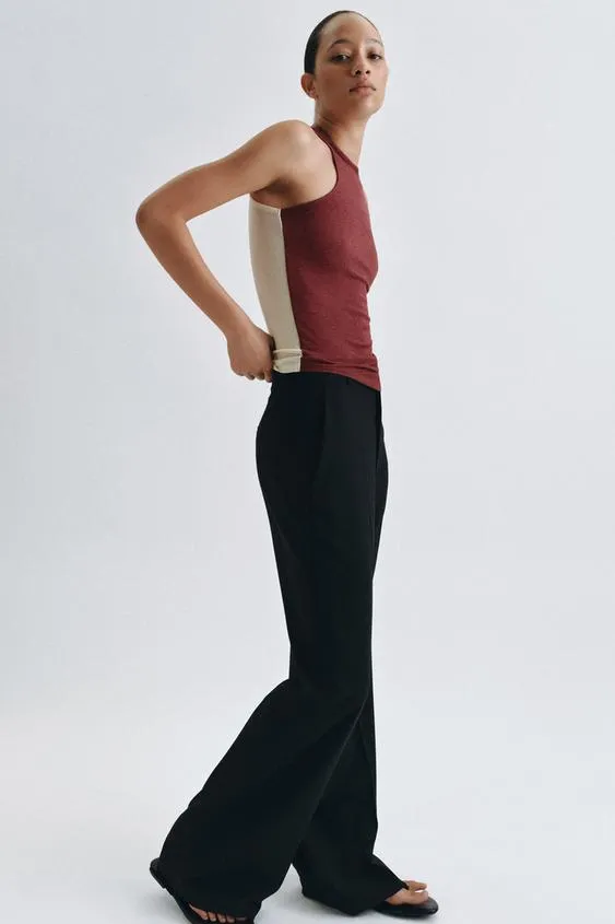 Футболка без рукавов