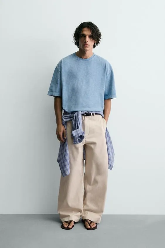 Футболка Relaxed Fit из фламе с эффектом потертости