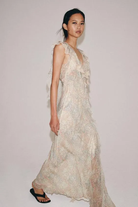 Платье из ткани с цветочным принтом и воланами- Заказать в России