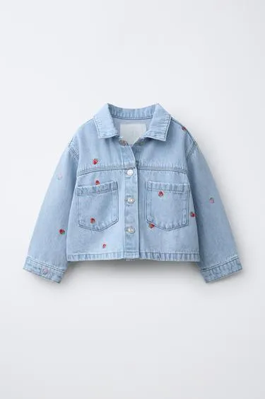 Джинсовая куртка с вышивкой клубники- Заказать в России