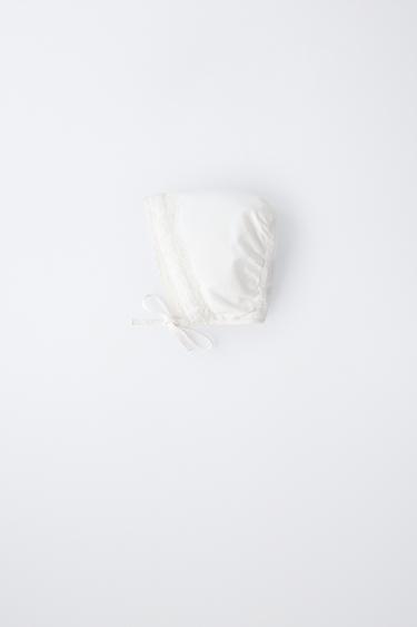 Чепчик с кружевом