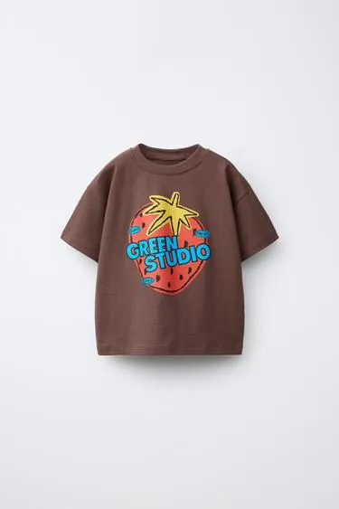 Футболка с принтом клубники- Заказать в России