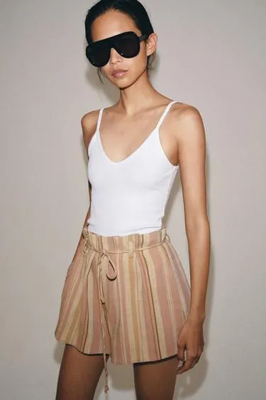 Топ в рубчик на бретелях