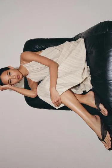 Сандалии из сетчатой ткани на плоской подошве