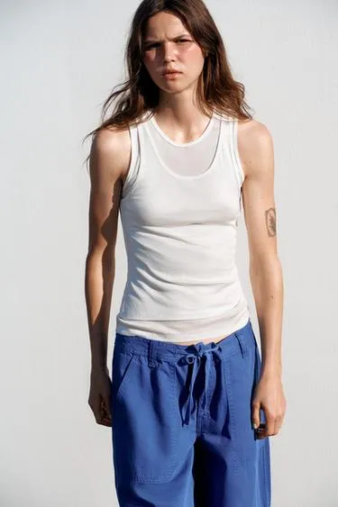 Футболка с двойными проймами