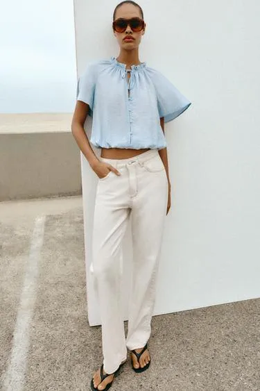 Блуза в романтическом стиле с воланами