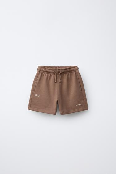 Zara Шорты-бермуды базовые с текстовым принтом купить с доставкой.