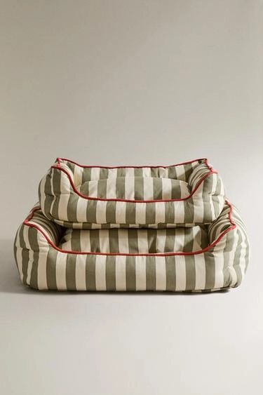 Striped pet bed with piping- Заказать в России