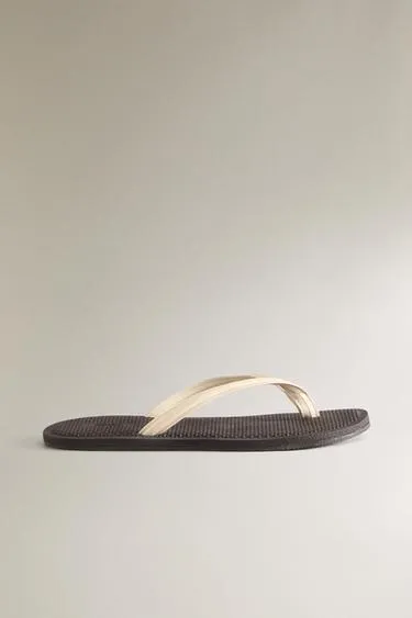 Кожаные босоножки на ремешках