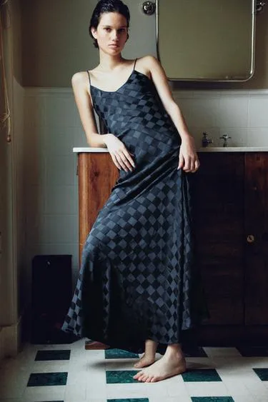 Шелковое жаккардовое платье с ромбами