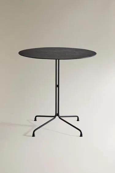 Круглый стол из кованого металла