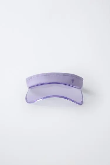 Кепка с козырьком