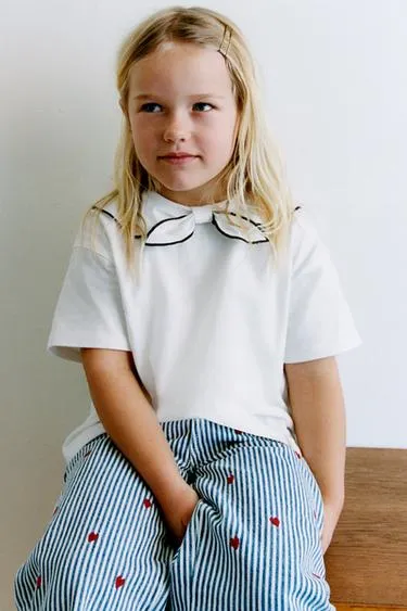 Футболка с бантом и шарфом